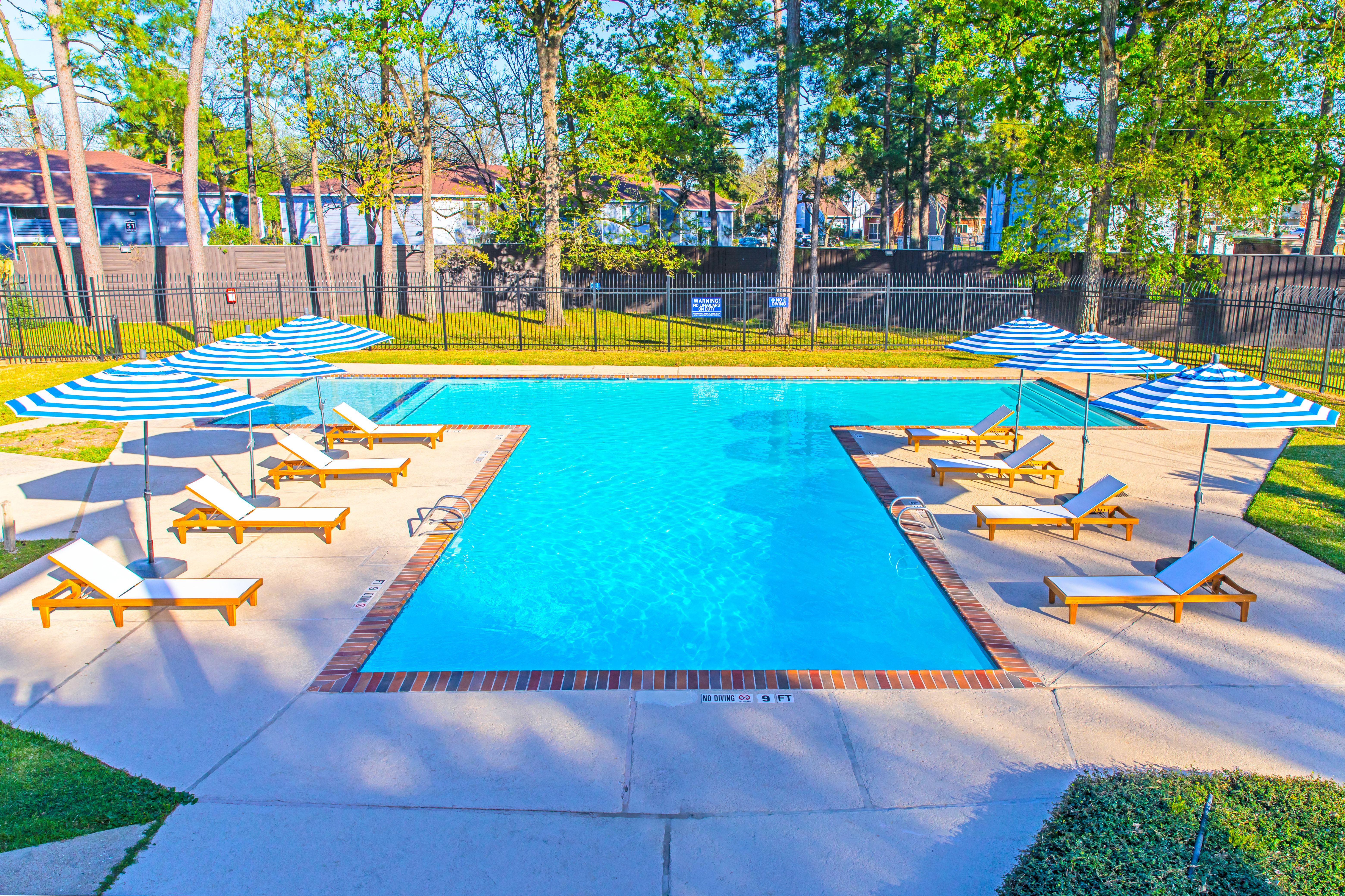 Roundhill — Houston, TX